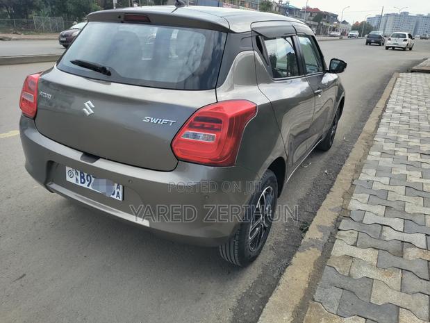 Suzuki Swift 2021 Gray