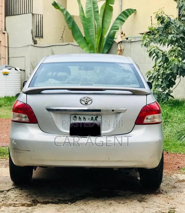 Toyota Yaris 2007 Gray