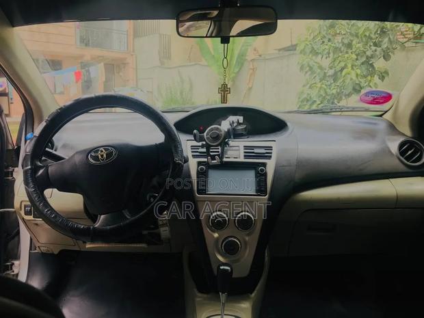 Toyota Yaris 2007 Gray