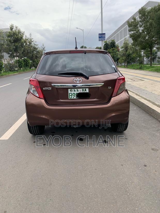 Toyota Yaris 2012 Brown