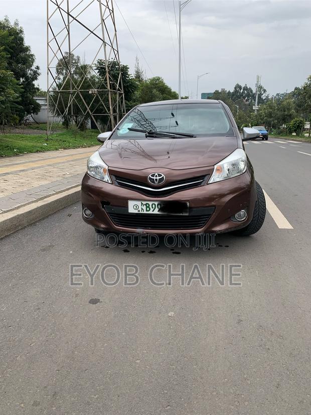 Toyota Yaris 2012 Brown