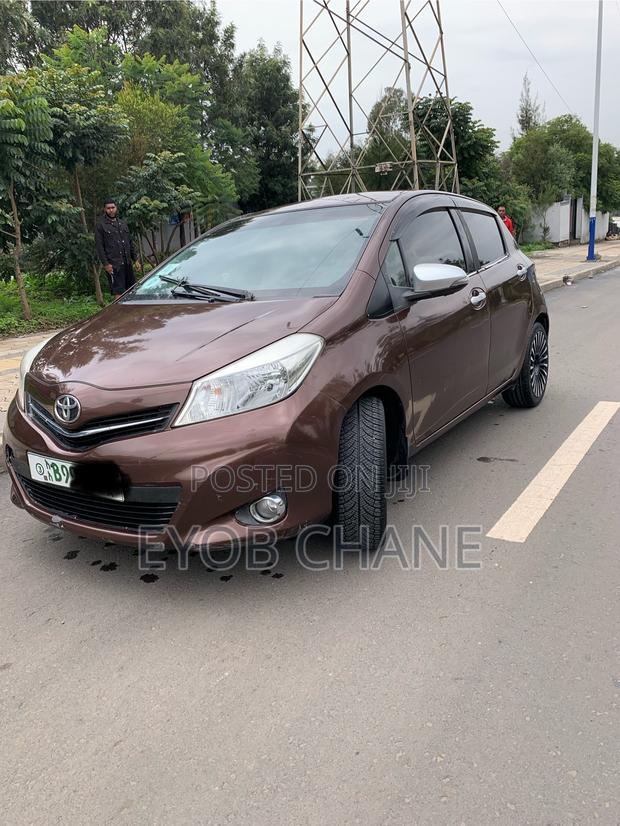 Toyota Yaris 2012 Brown