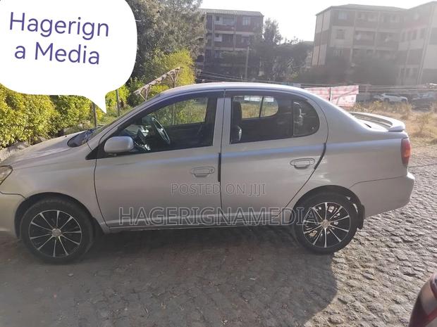 Toyota Platz 2005 Silver