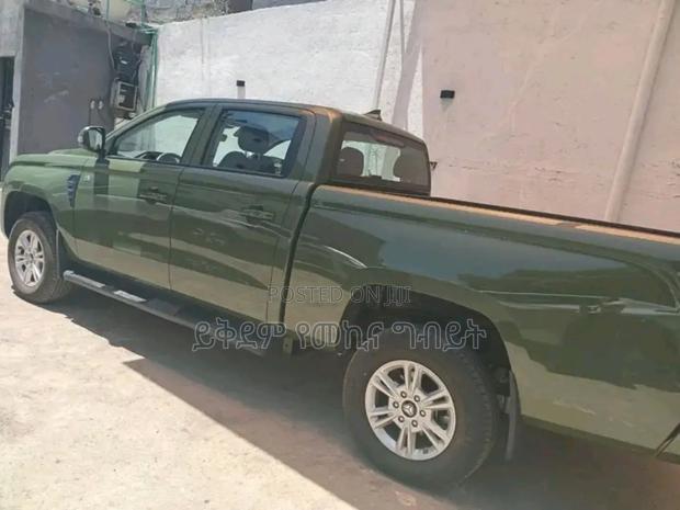 New Sinotruk Howo 2023 Green