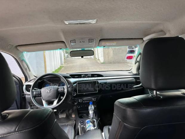 Toyota Chaser 2017 Silver