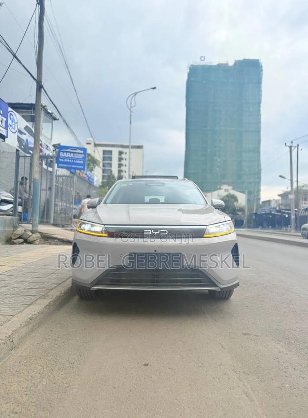 New BYD Seal DM-i 2025 Off white