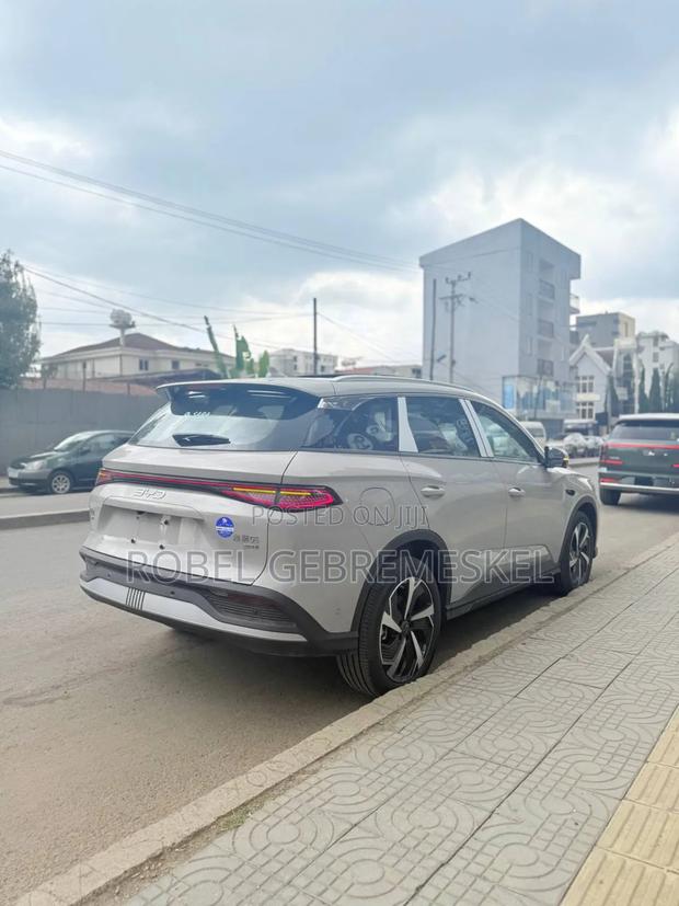 New BYD Seal DM-i 2025 Off white