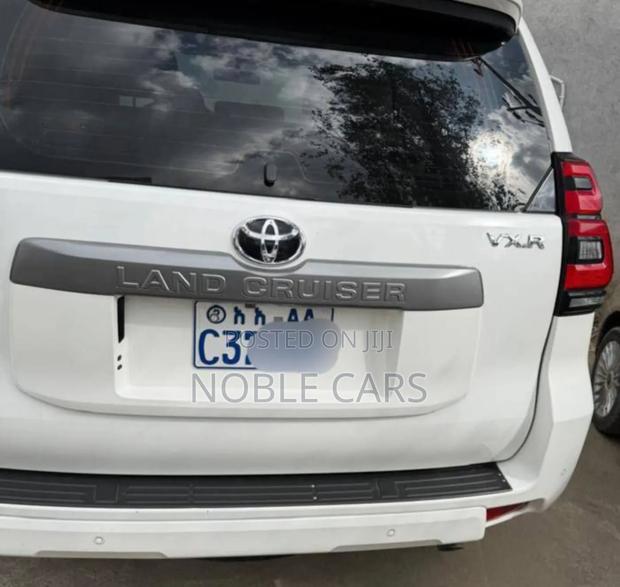 Toyota Land Cruiser Prado 2022 White