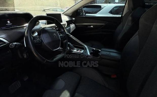 Peugeot 5008 2020 Gray