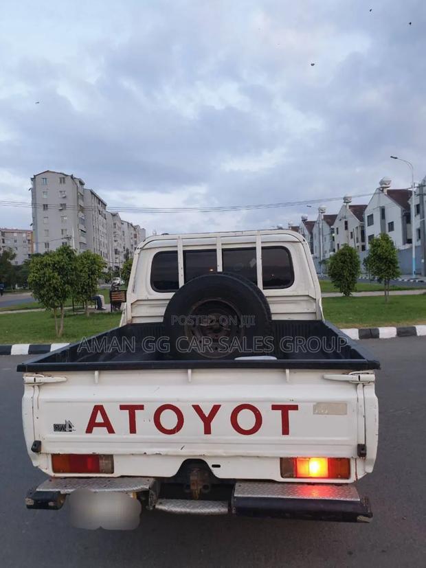 Toyota Land Cruiser 2018 White