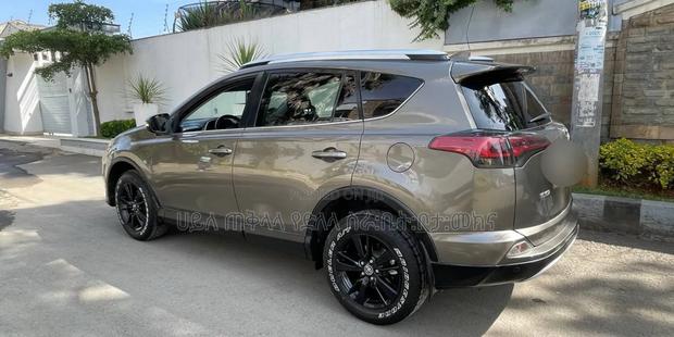 Toyota RAV4 2017 Teal