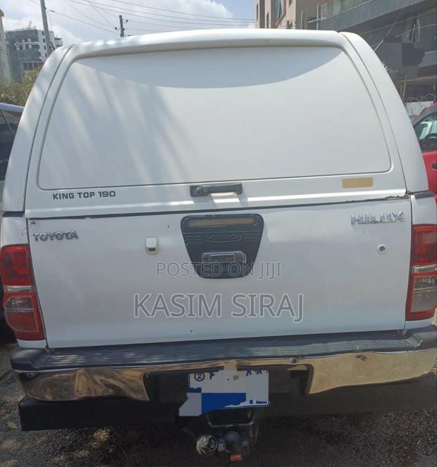 Toyota Hilux 2.5 D-4D 4X4 SRX 2012 White