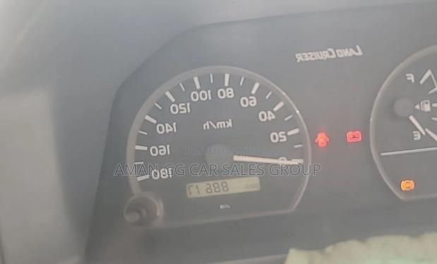 Toyota Land Cruiser 2014 Ivory