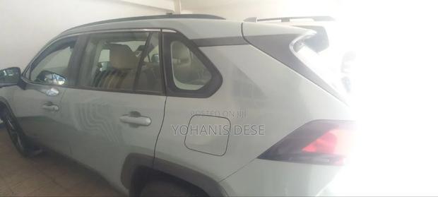 Toyota RAV4 2021 Beige