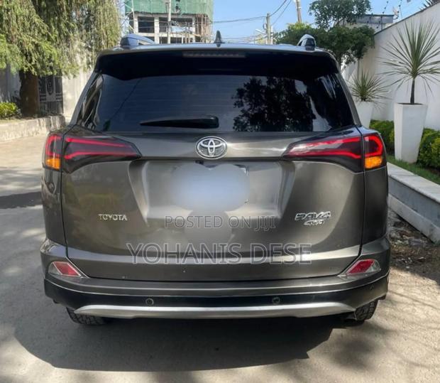 Toyota RAV4 2017 Beige