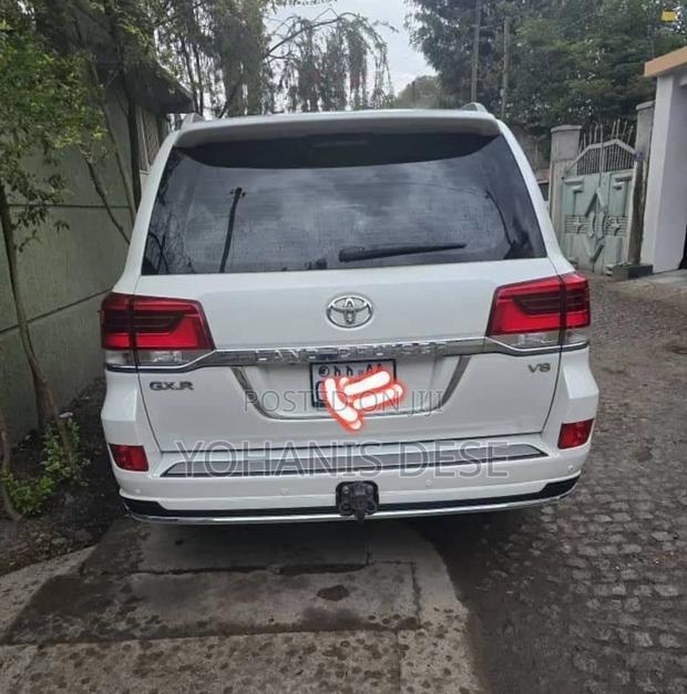 Toyota Land Cruiser 2021 Beige