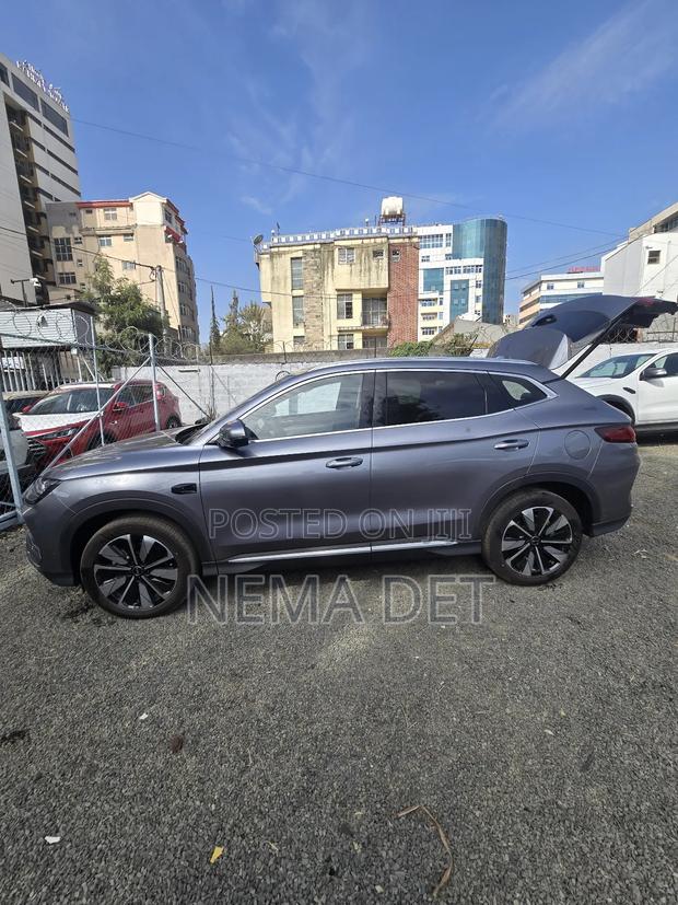New BYD Song Plus 1.5 CVT Hybrid FWD 2024 Silver