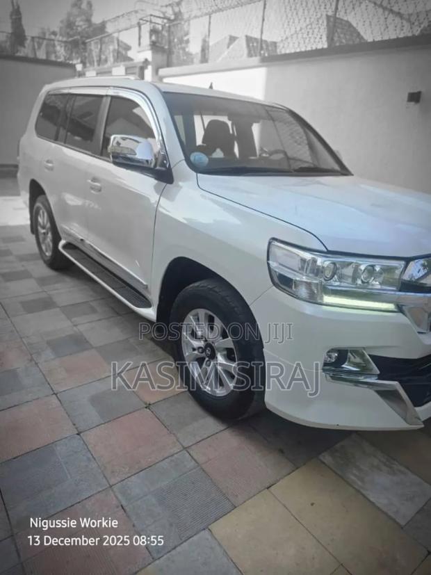Toyota Land Cruiser 4.5 V8 GX-R 2012 White
