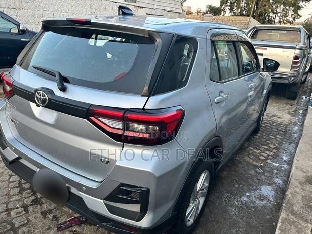 Toyota Raize 1.2 FWD 2022 Silver