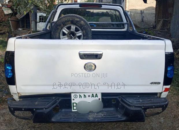 Toyota Hilux 2013 White