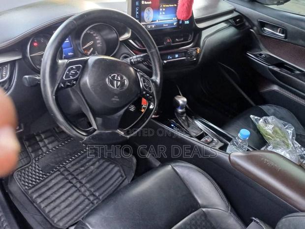 Toyota C-HR 2017 Silver