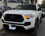 Toyota Tacoma 2018 Beige for sale