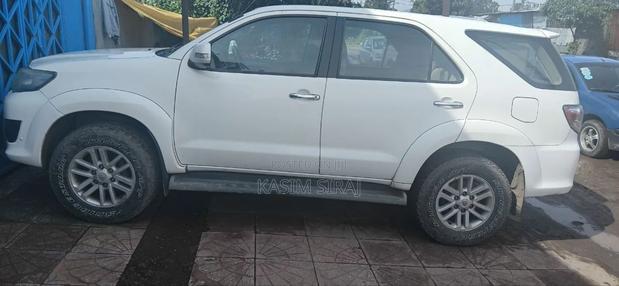Toyota Fortuner 2.7 AWD 2013 White