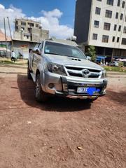 Toyota Hilux 2008 Gold for sale