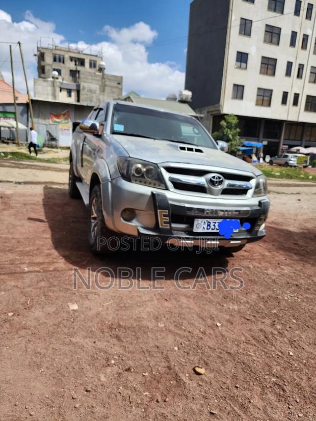 Toyota Hilux 2008 Gold