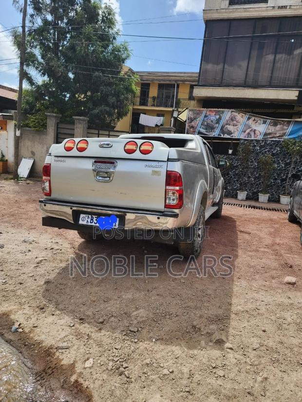Toyota Hilux 2008 Gold