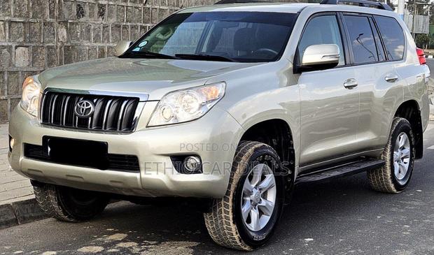 Toyota Land Cruiser Prado 2012 Gold