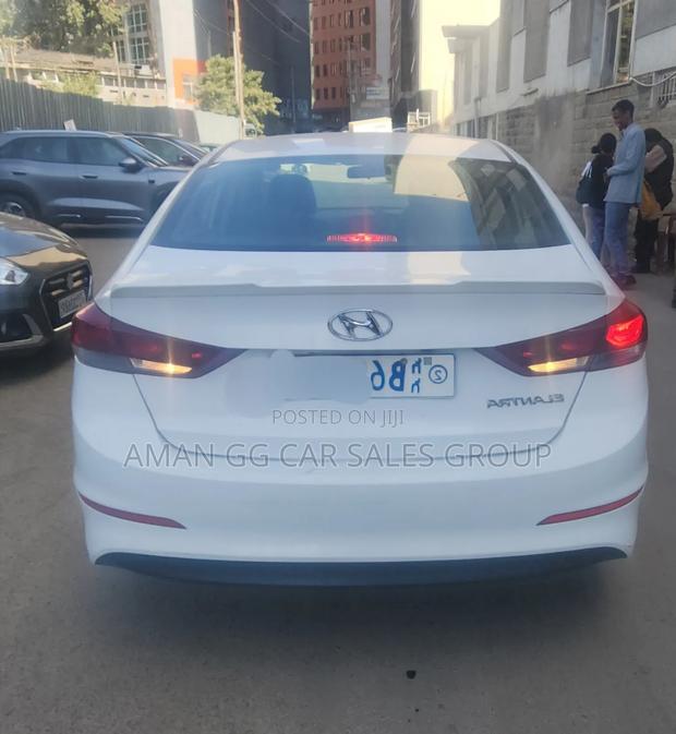Hyundai Elantra 2016 White
