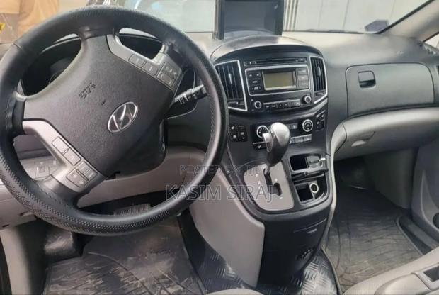 Hyundai Starex 2021 Black