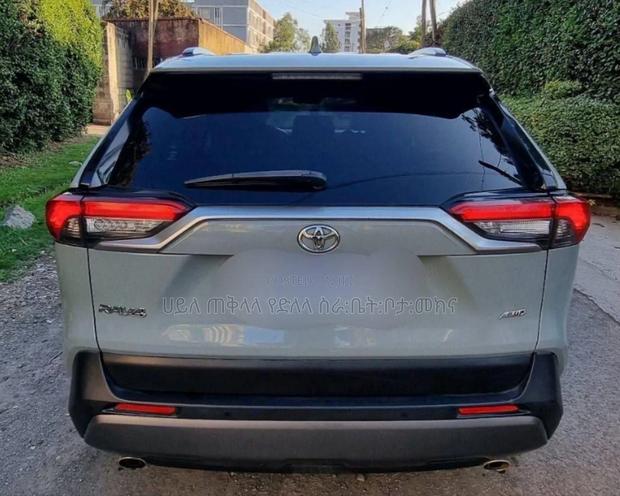 Toyota RAV4 2020 Blue