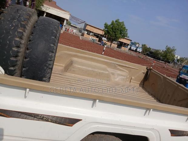 Toyota Land Cruiser 2012 White