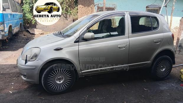 Toyota Vitz 2002