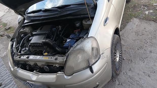 Toyota Vitz 2002