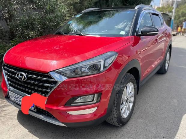 Hyundai Tucson 2018 Red
