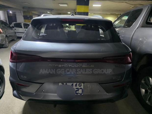 BYD E2 43 kWh 94 hp FWD 2025 Gray