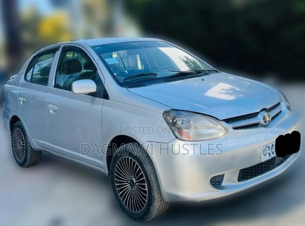 Toyota Platz 1.0 FWD 2005 Silver