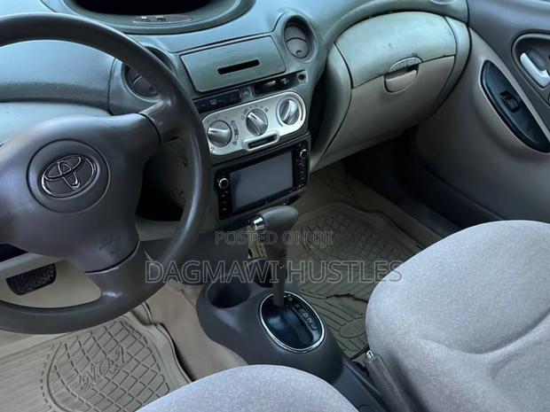 Toyota Platz 1.0 FWD 2005 Silver