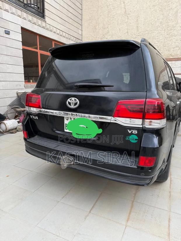 Toyota Land Cruiser 5.7 V8 VXR 2020 Black