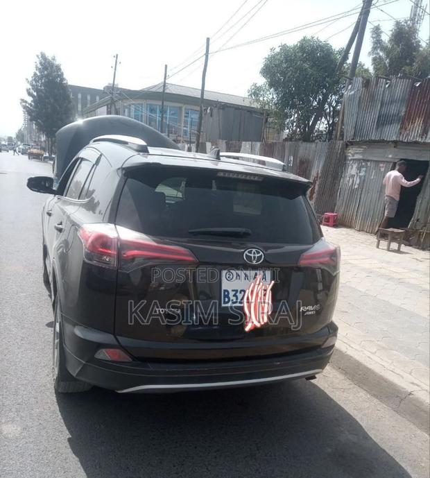Toyota RAV4 LE AWD (2.5L 4cyl 6A) 2016 Gray