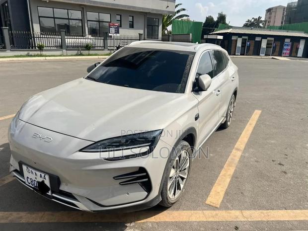 BYD Song Plus DM-i 2025 White