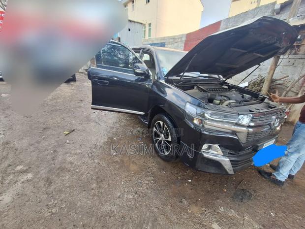 Toyota Land Cruiser 4.5 V8 GX-R 2012 Black