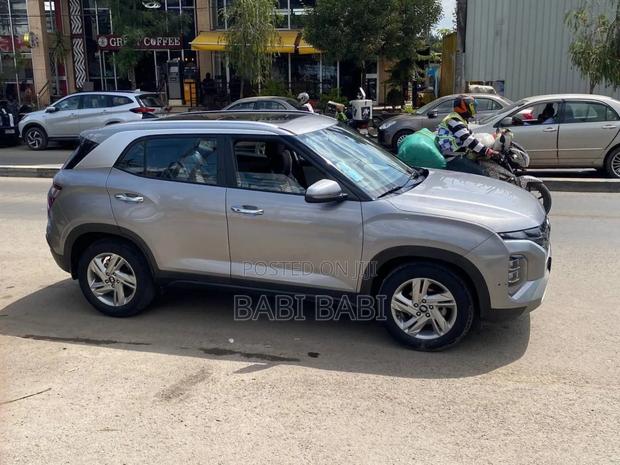 Hyundai Creta 2024 Silver