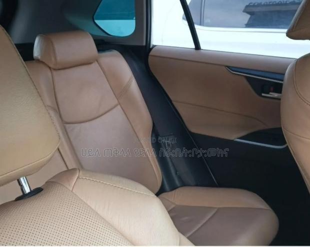 Toyota RAV4 Hybrid 2023 Ivory