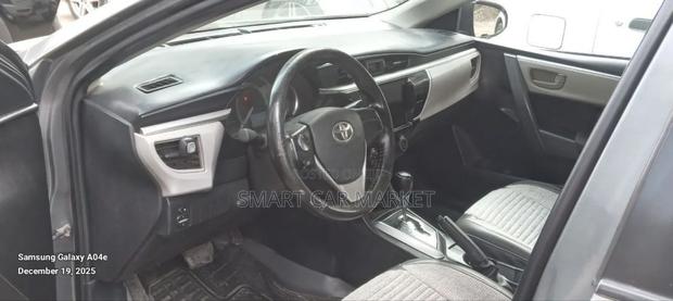 Toyota Corolla 2016 Gray