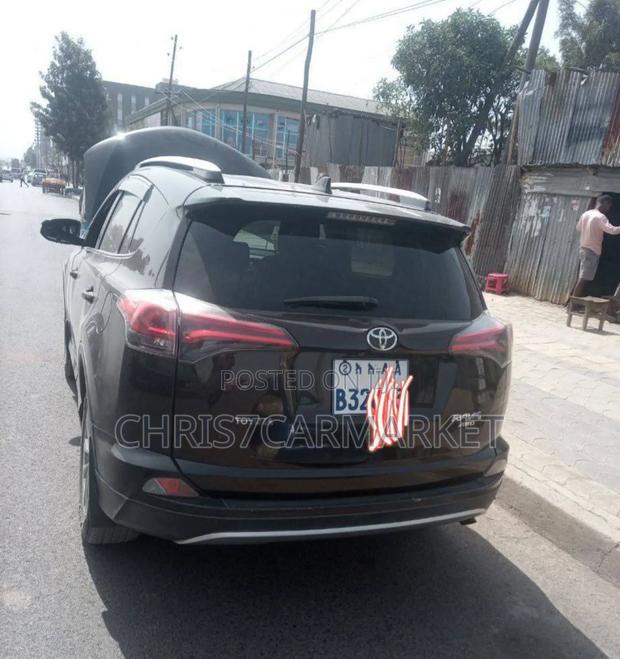 Toyota RAV4 2016 Brown