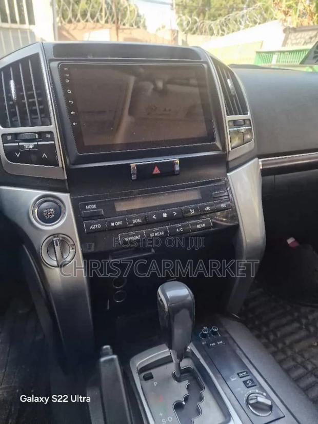 Toyota Land Cruiser 4.6 V8 VX-R 2012 Silver